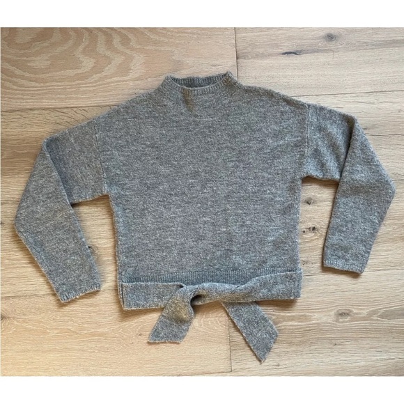 Wayf Front Tie Sweater Mock Neck light Grey Pullover Sz XS wool bland *Y10 - Picture 1 of 3